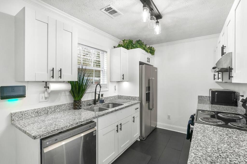 Modern 3Bd,2Ba Townhome Near Stadiums In Metro-Atl Атланта Екстер'єр фото